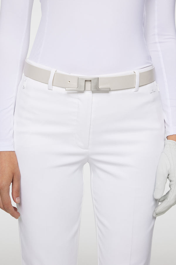 Pia Pant / White