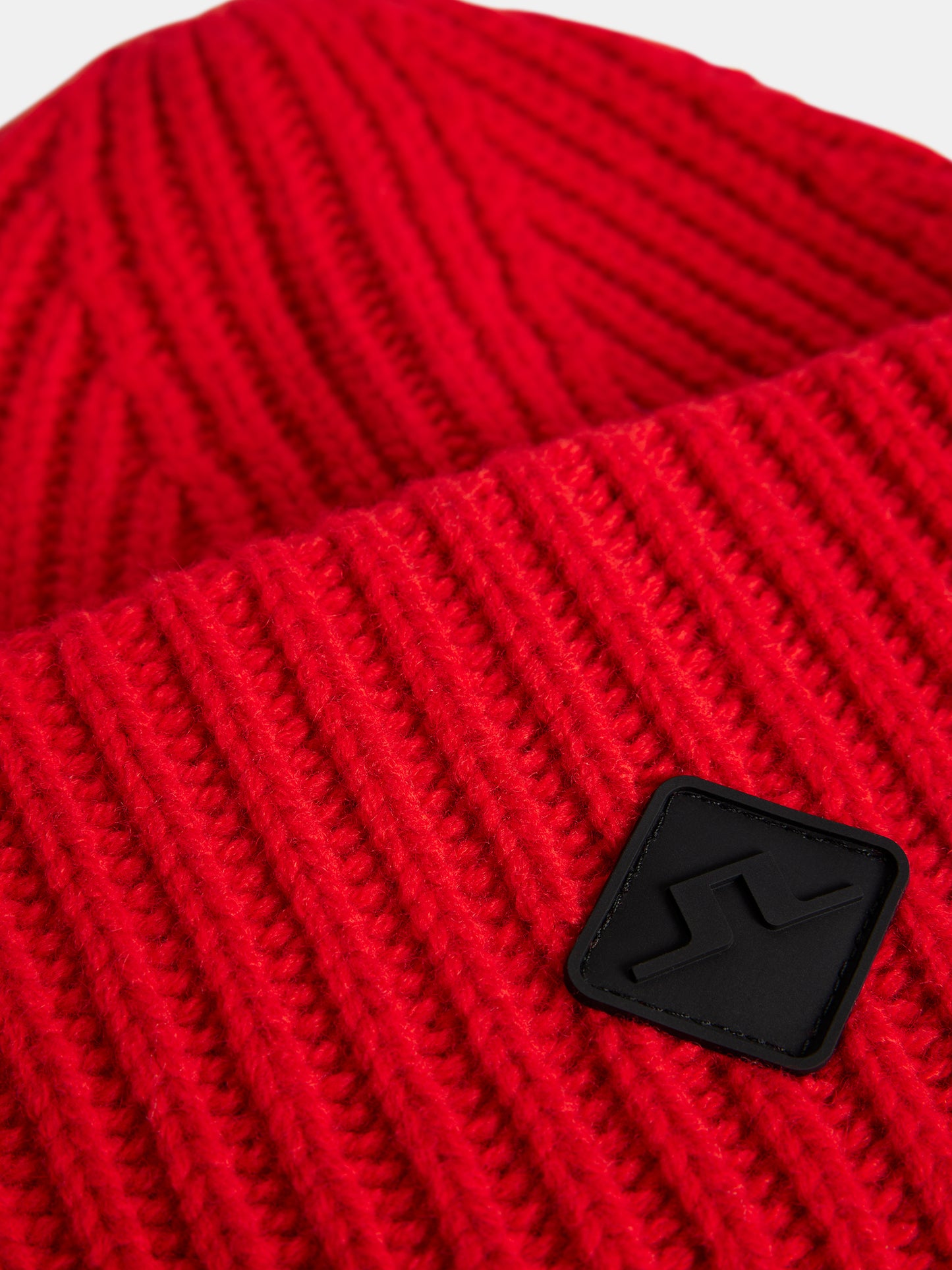 Enso Knitted Beanie / Fiery Red