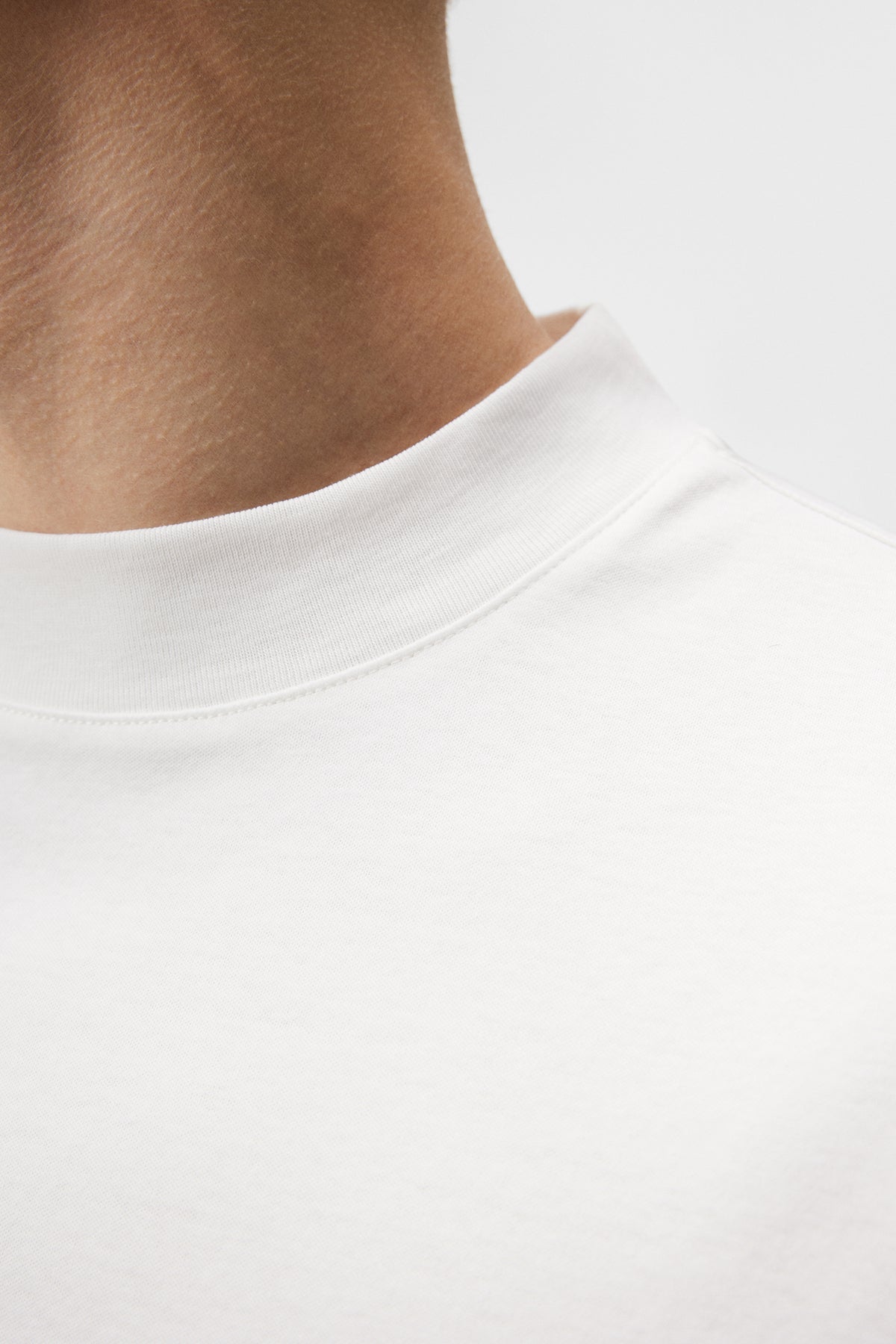 Ace Mock Neck T-shirt / White – J.Lindeberg