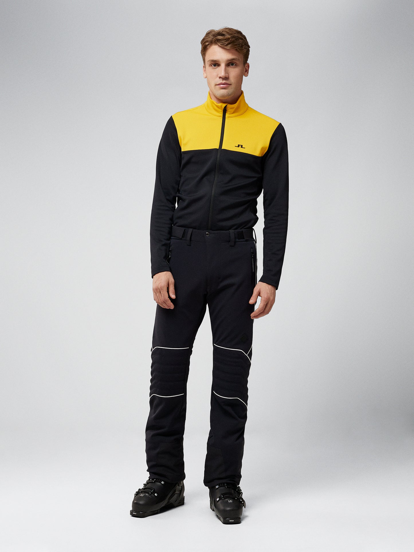 Veste Softshell Hybride J.lindeberg Tech / Noire / @ 50 % De Réduction Veste Softshell Hybride J.lindeberg Tech / Noire / @ 50 % De Réduction